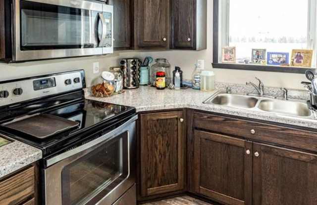 Beautiful 3 bedroom, 2 bath single family home located in South Moorhead. photos photos