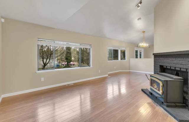 Auburn Area Rambler on dead end-street photos photos