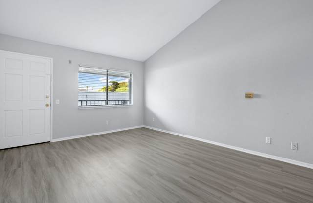 Roswell Avenue (905) photos photos