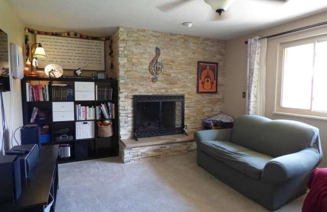 Beautiful Home in Longmont Estates photos photos