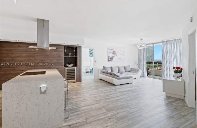 19195 Mystic Pointe Dr Gallery 3