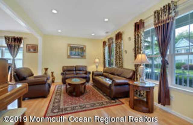 303 Sundew Drive Gallery 4