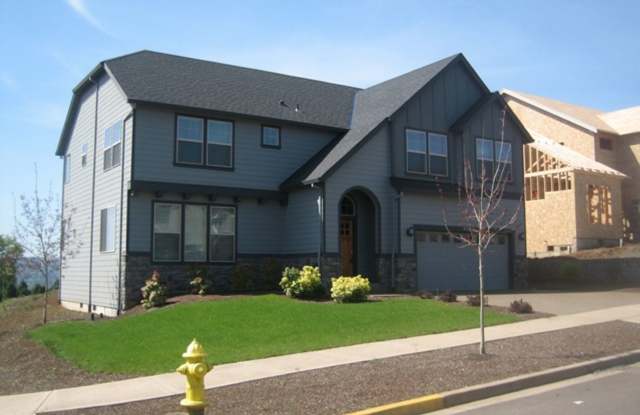 4Bd/2.5Ba Two Story House - Available Mid October! Gallery 1