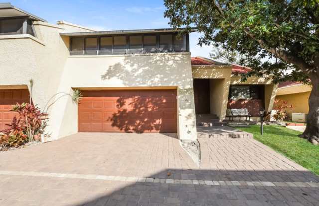 25 Casarena Court - 25 Casarena Court, Winter Haven, FL 33881