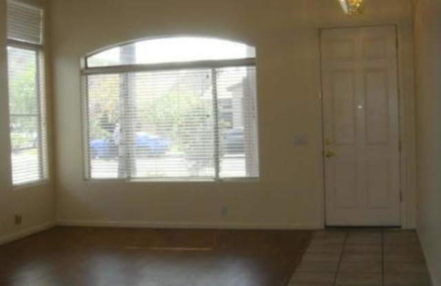 1678 E LINDA Lane Gallery 2