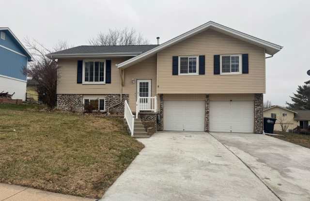 Beautiful 3 Bedroom, 3 Bathroom Home with Large Kitchen  Finished Basement - 12118 Burdette Circle, Omaha, NE 68164