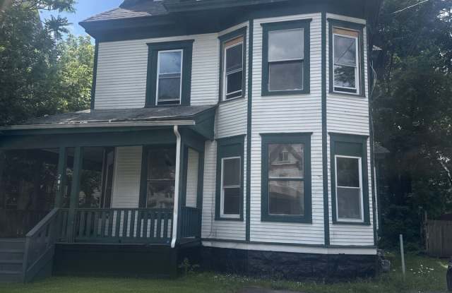207 McLennan Avenue - 2 Gallery 1