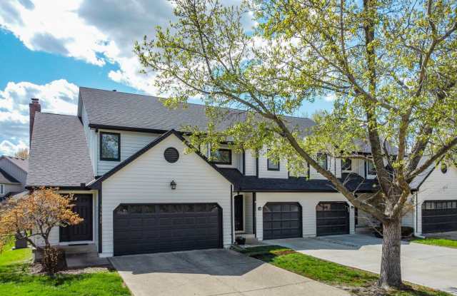 Fully Renovated 2 Bedroom and 2.5 Bath Townhome Located Indian Creek Park Estates Neighborhood! photos photos