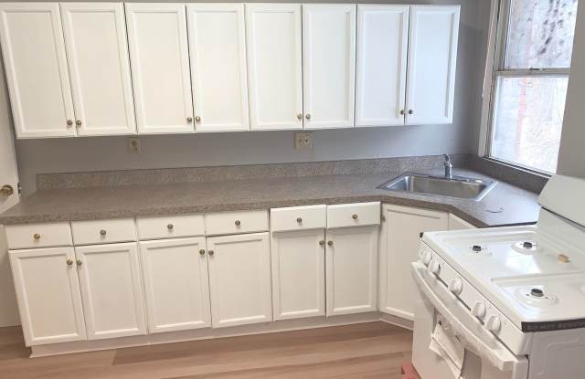 3 Bed 1 Bath Home in the Marshall-Shadeland Area, Available February, 1 photos photos