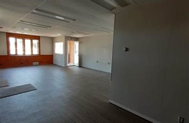 8720 PELHAM Road Gallery 4