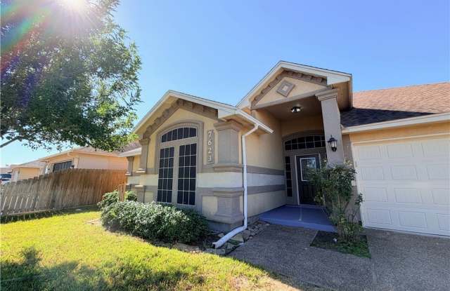 7623 Aquamarine Drive Gallery 2