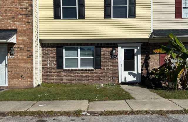 Newly Renovated Townhouse! 320 Myrtlewood Circle photos photos