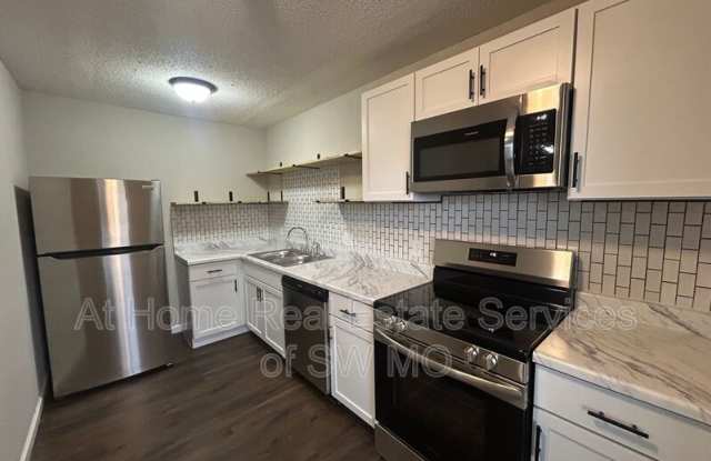 1312 E McDaniel Gallery 1