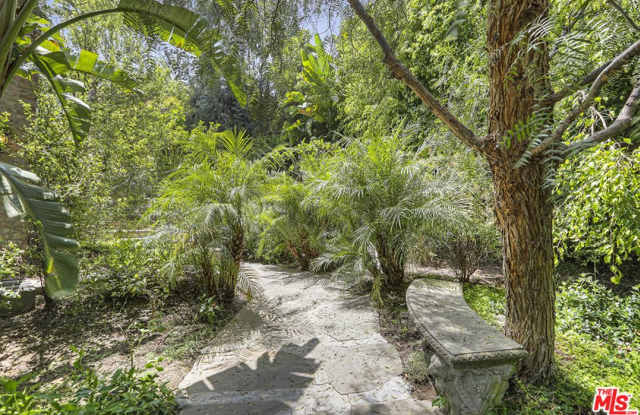 2145 HOLLYRIDGE Loop Gallery 4