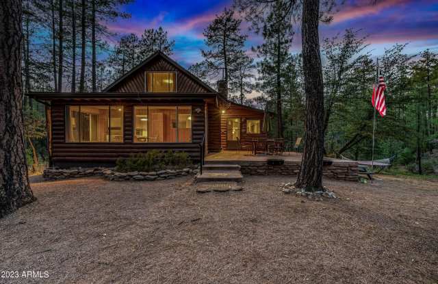 194 E BLUE JAY Circle Gallery 1