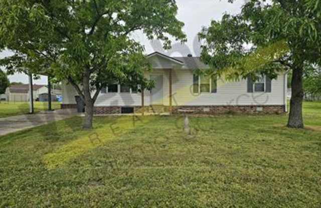 3 bedroom, 2 bath home in Center Hill photos photos