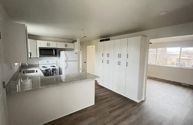 4284 South Orleans Way Gallery 2