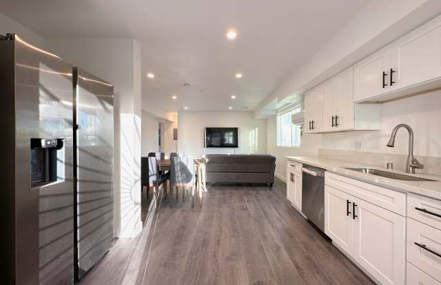 1729 W Adams Boulevard - Co-Living Gallery 2