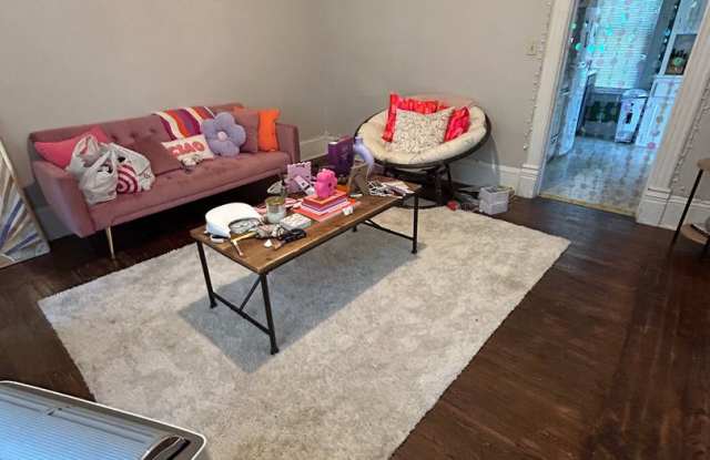 Cute 1 Bedroom 1 Bathroom Apartment photos photos