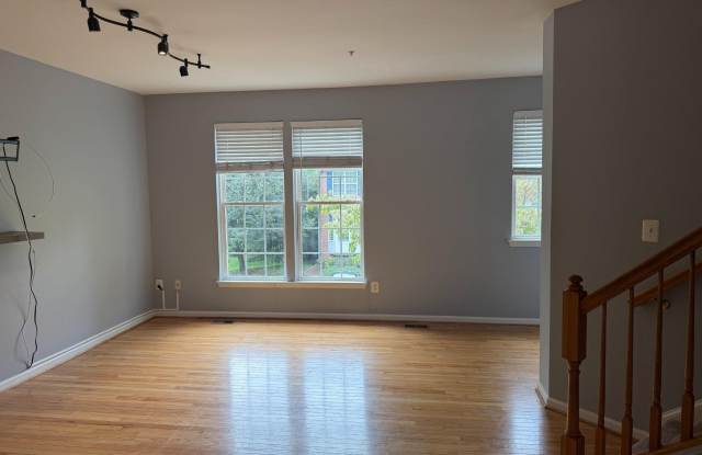 3624 SINGLETON Terrace Gallery 3