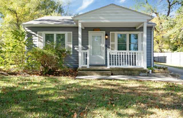 1955 Lincoln Dr - 1955 Lincoln Drive, Manhattan, KS 66502