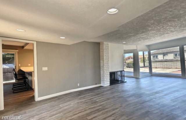 16592 Wellington Gallery 4