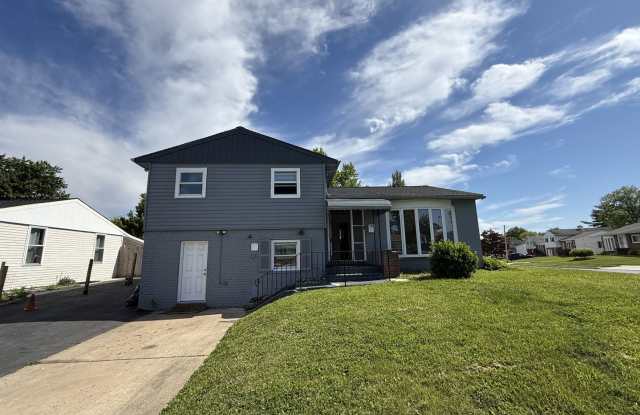 3BR Home + Separate 1BR In Law Apartment | Private Entrance | 2 Kitchens | 2 W/D | Yard + Driveway photos photos