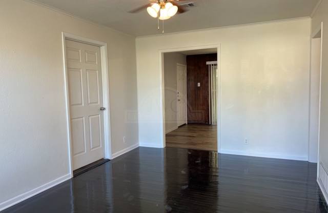 908 Jefferies, Killeen Gallery 4