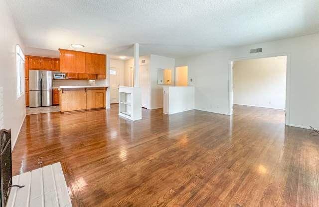 Fantastic 3+2 W/Bonus Room | Marina Del Rey Oxford Triangle Neighborhood - 1006 Berkeley Drive, Los Angeles, CA 90292