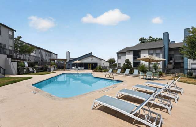 Creekside Apartment Homes Gallery 2