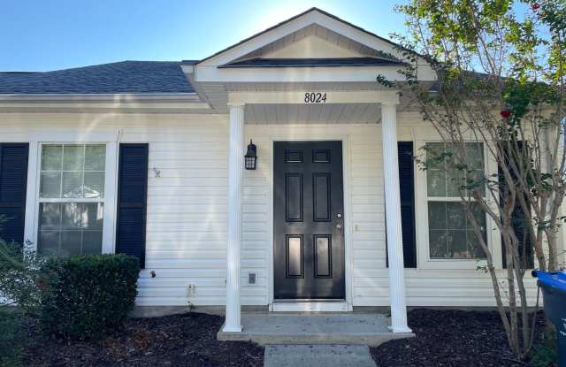 LOCATION - Close to everything Augusta. Updated townhome in West Wheeler Townhomes move in ready - 8024 Reagan Circle, Augusta, GA 30909