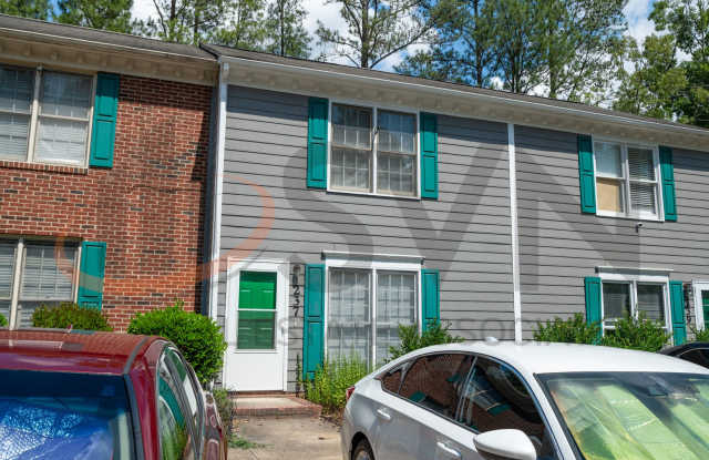 Move In Ready 2BR, 1.5BA Townhome with Brand-New Kitchen Features! Gallery 3
