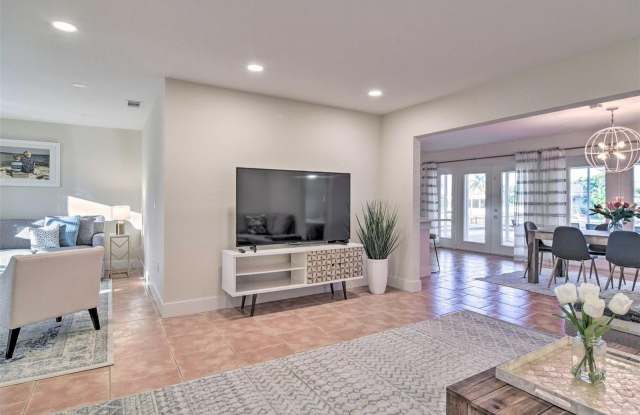 4107 COCONUT Terrace Gallery 4