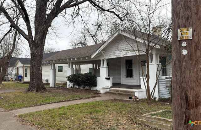 2114 Lyle Avenue photos photos