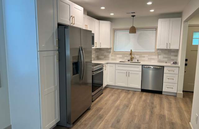 Recently Remodeled 1BR/1BA Home in 55+ Community – Attached Garage Gallery 4