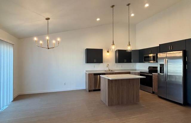 3 Bedroom 3 Bathroom Townhomes Gallery 2