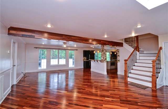 20230 Sportsman Drive Gallery 4