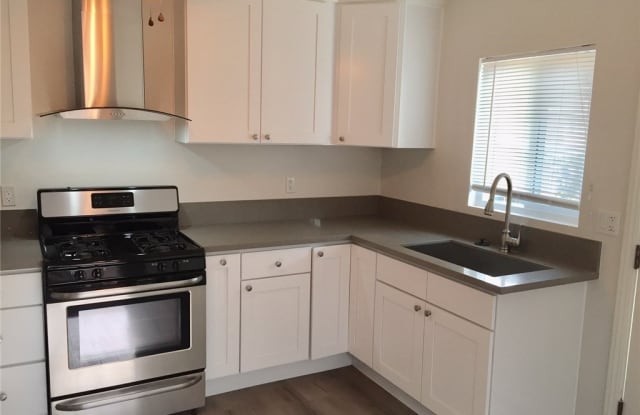 215 Avenida Del Poniente - 215 Avenida Del Poniente, San Clemente, CA 92672