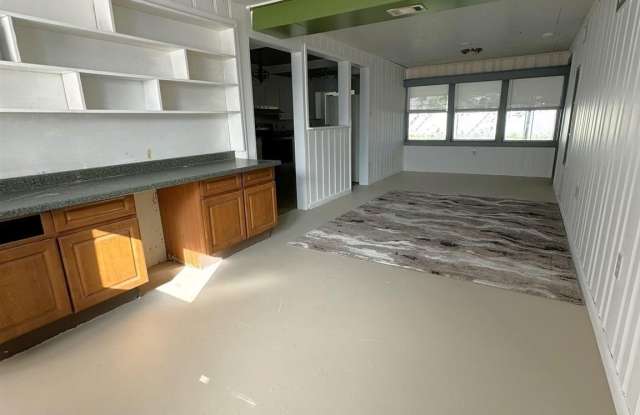 4 Marine Dr Gallery 2