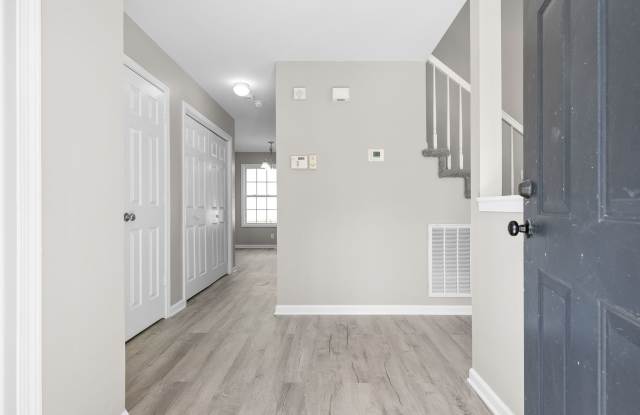3 bedroom Pet Friendly Home with Bonus Room For Rent! Gallery 4