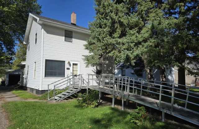 1420 Linden Court Gallery 1