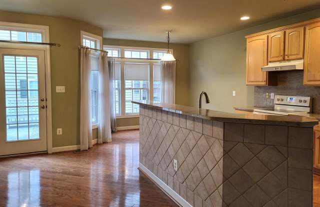 14051 ROCKINGHAM Road Gallery 2