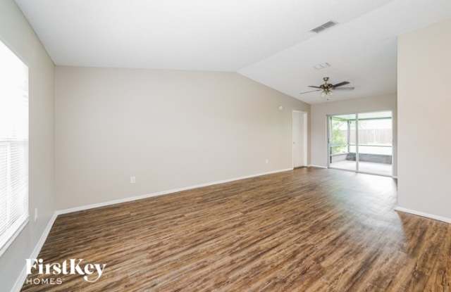 1005 Red Oak Circle Gallery 3