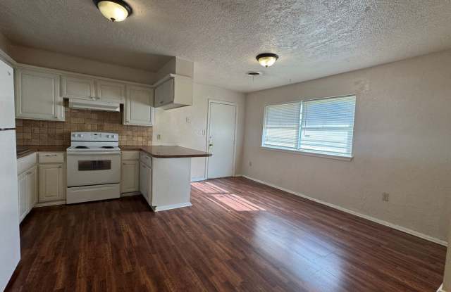 1108 SE 40th- COMING SOON! Gallery 4