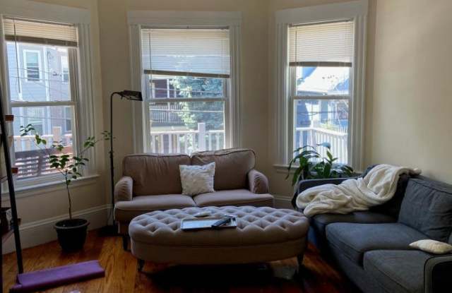153 Lowell Gallery 4