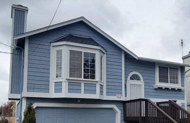Spacious 4 Bedroom Home in S.Tacoma, Available Now! Gallery 3