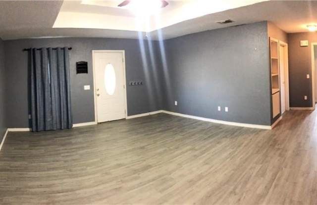 2722 N Heynis Gallery 4