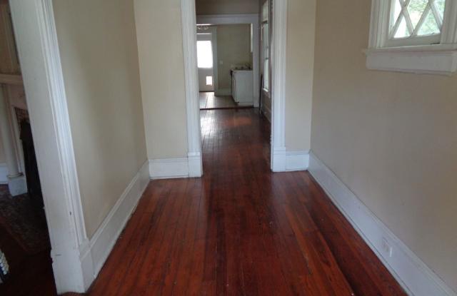 1831 N Laura St Gallery 2