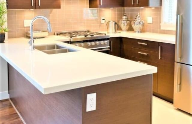 311 W 48 - 311 West 48th Street, New York City, NY 10019
