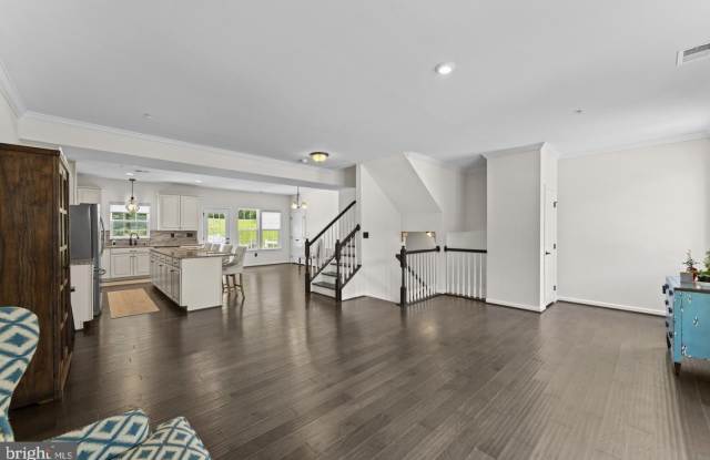 1305 DICKINSON Court Gallery 2